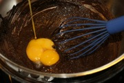 On ajoute les jaunes d'œufs